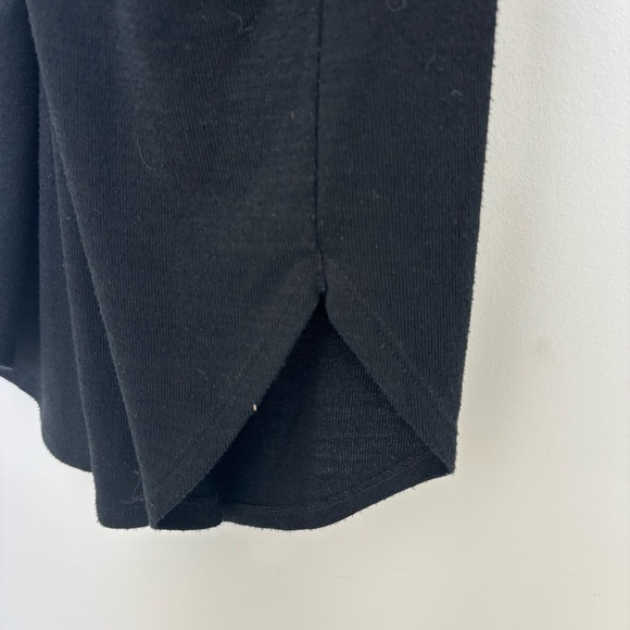 GAP Charcoal Crew Neck Tee - Picture 4 of 5